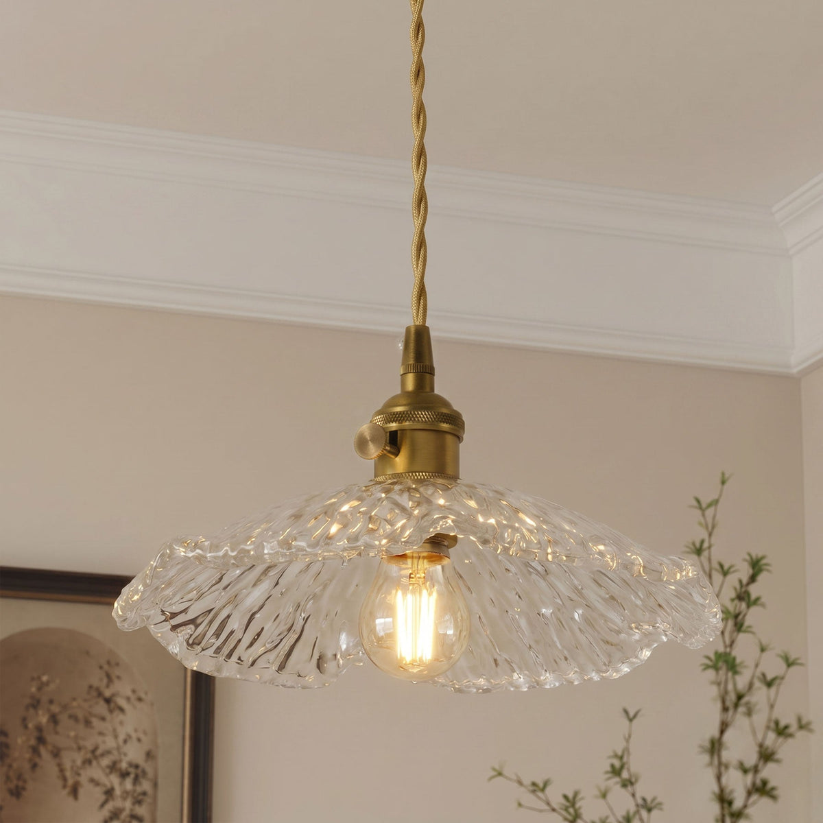 1-Light Clear Pleated Scalloped Glass Pendant Light