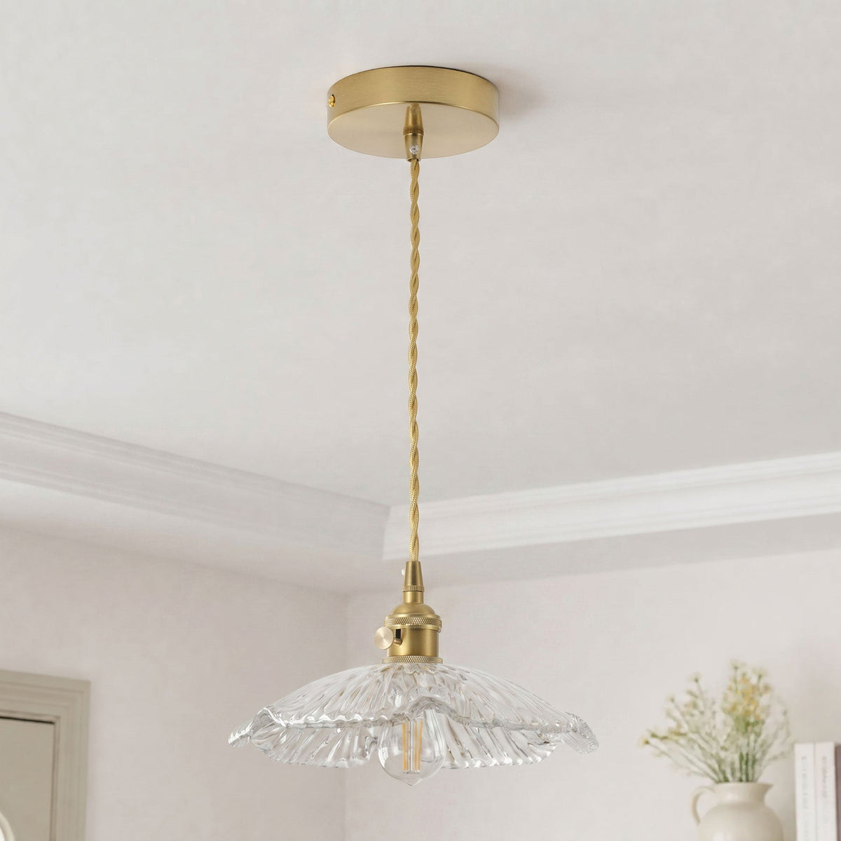 1-Light Clear Pleated Scalloped Glass Pendant Light