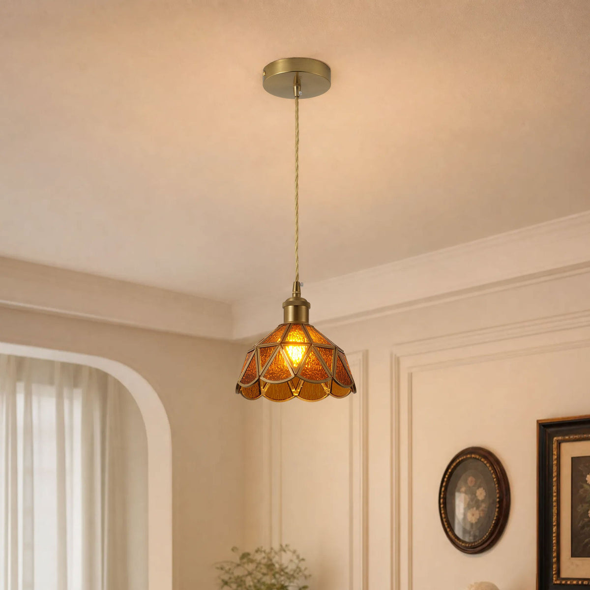 1 Light Tiffany Style Amber Glass Pendant Light